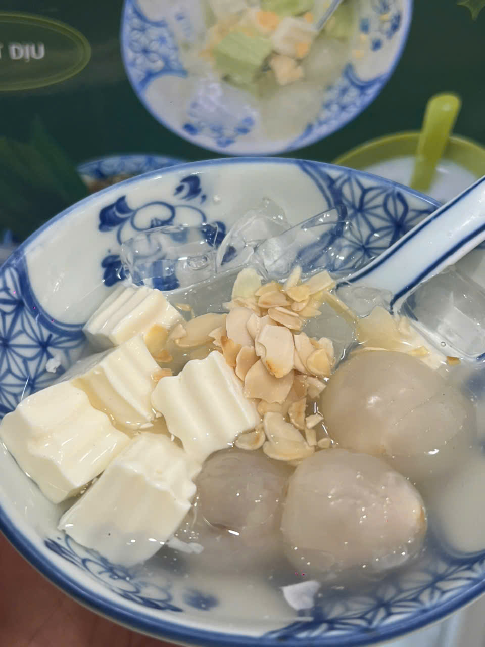 Chè Khúc Bạch Vải